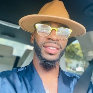 Meet your Posher, Derrick